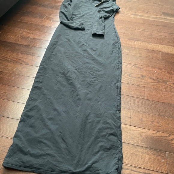 Skims Crew Neck Long sleeve dress - Picture 8 of 8